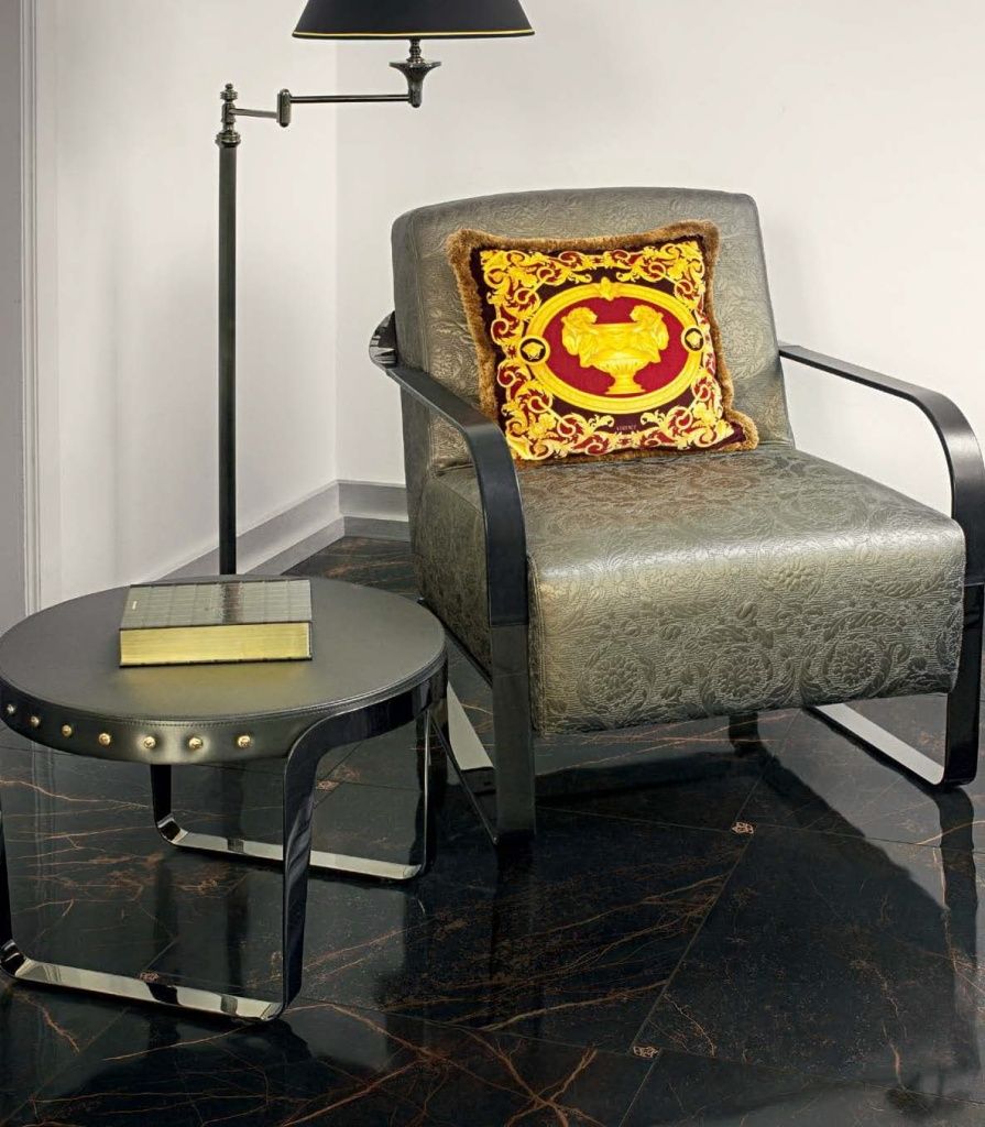 Versace 10.jpg Versace 10.jpg